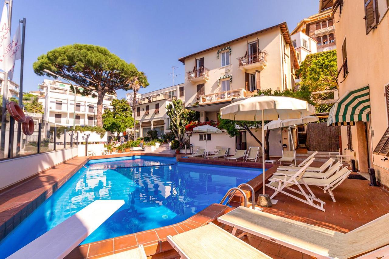 Coccodrillo Hotel & Apartments Varazze Exteriör bild