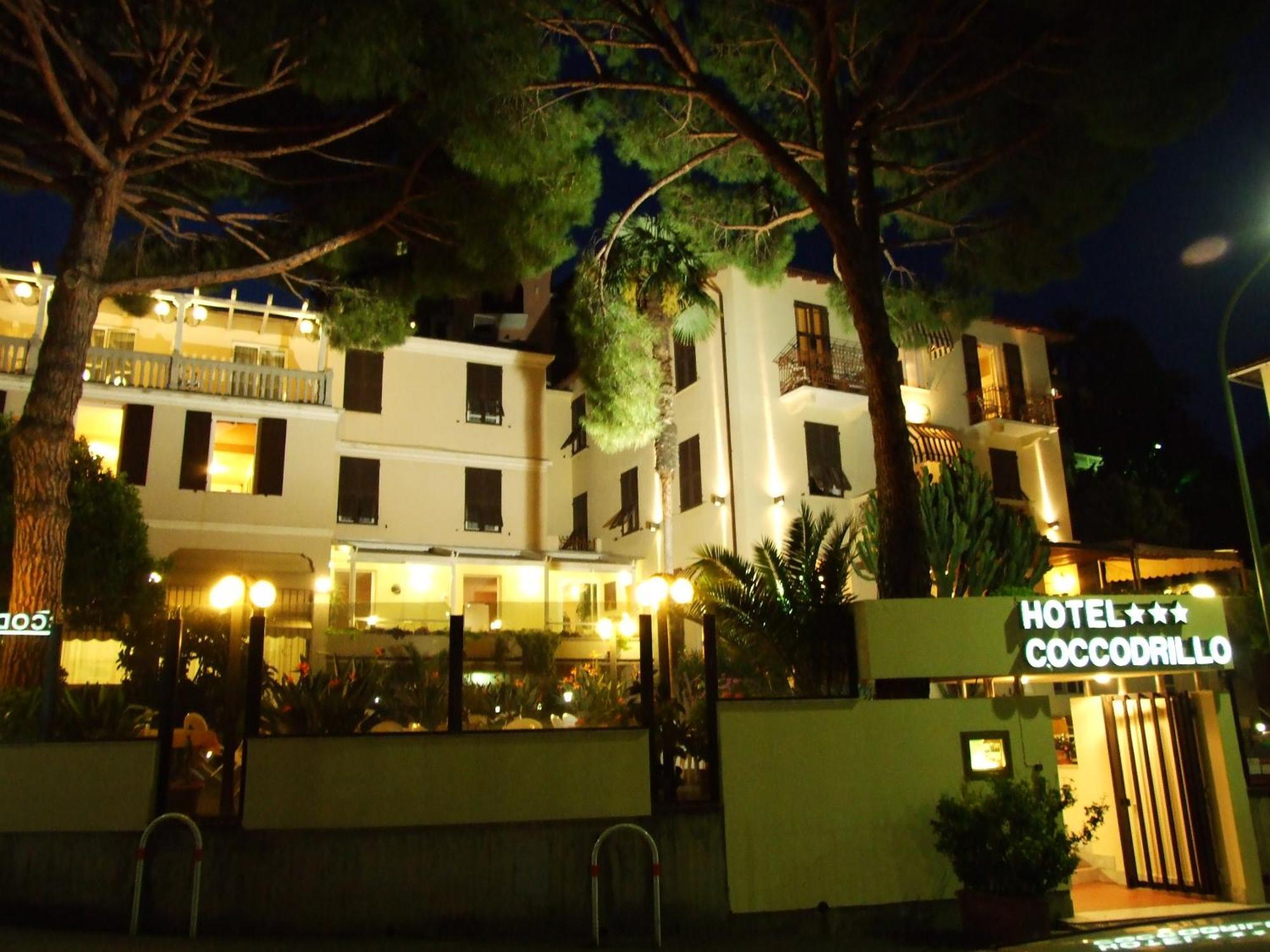 Coccodrillo Hotel & Apartments Varazze Exteriör bild